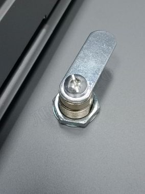 Люк сантехнический Элит усиленный 1 мм с замком 1 створка Люк сантехнический Элит усиленный 1 мм с замком 1 створка