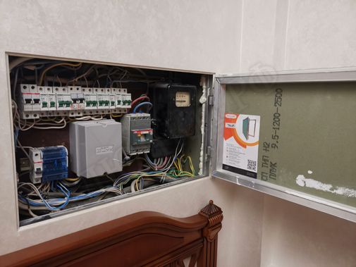 Люк под покраску Мега-Мастер Элит II 1 створка, широкий профиль Люк под покраску Мега-Мастер Элит II 1 створка, широкий профиль