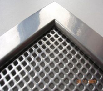 Металлическая решетка с перфорацией 3*5 мм врезная 200*1350 Металлическая решетка с перфорацией 3*5 мм врезная 200*1350